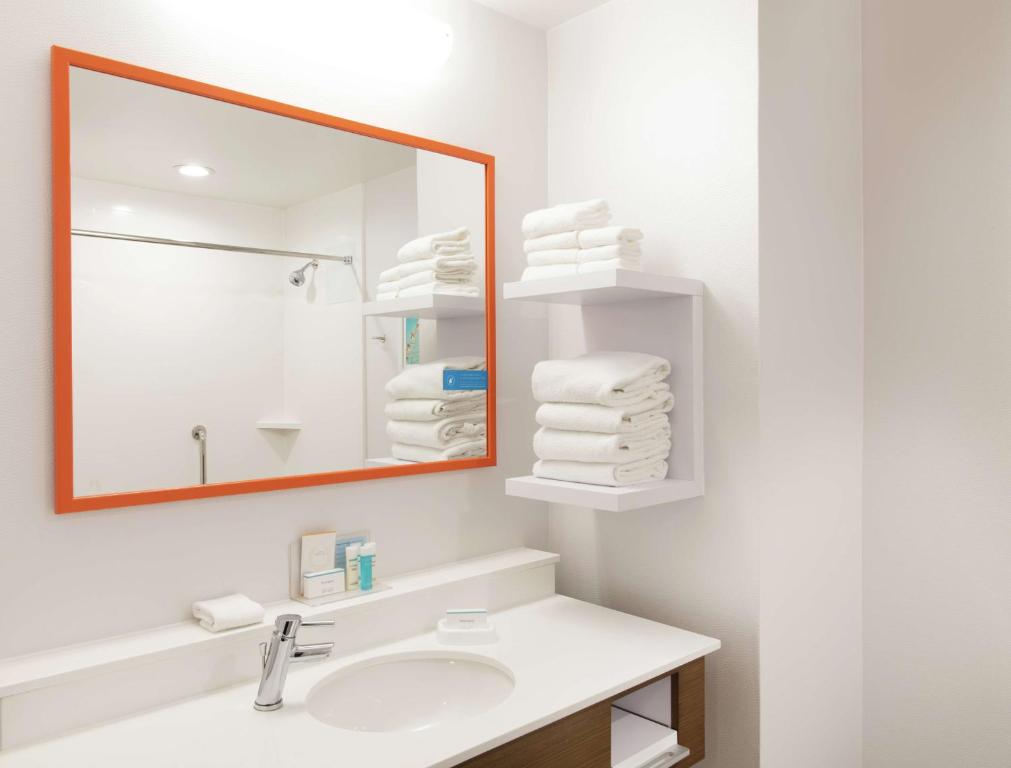 Hampton Inn Cleveland-Solon photo