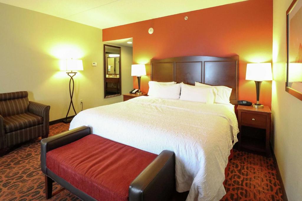 Hampton Inn Columbus-South - Standard King Room - Non-Smoking