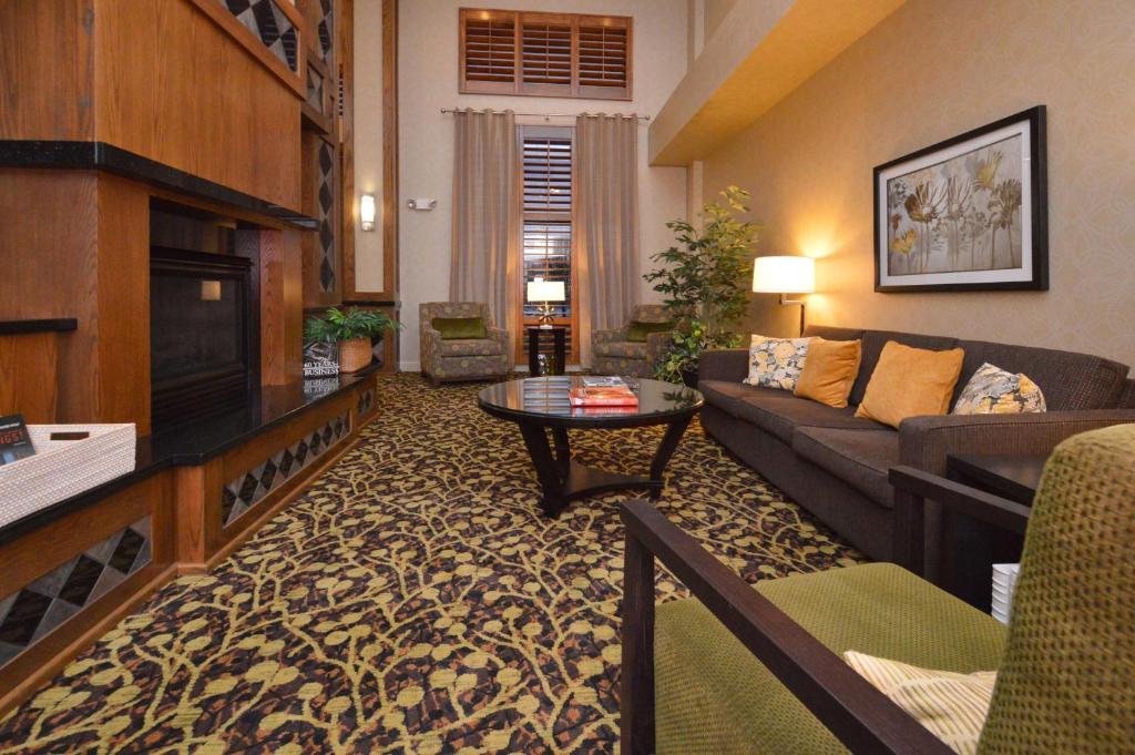 Posezení v ubytování Hampton Inn & Suites Carson City