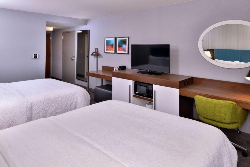 Postel nebo postele na pokoji v ubytování Hampton Inn & Suites Carson City