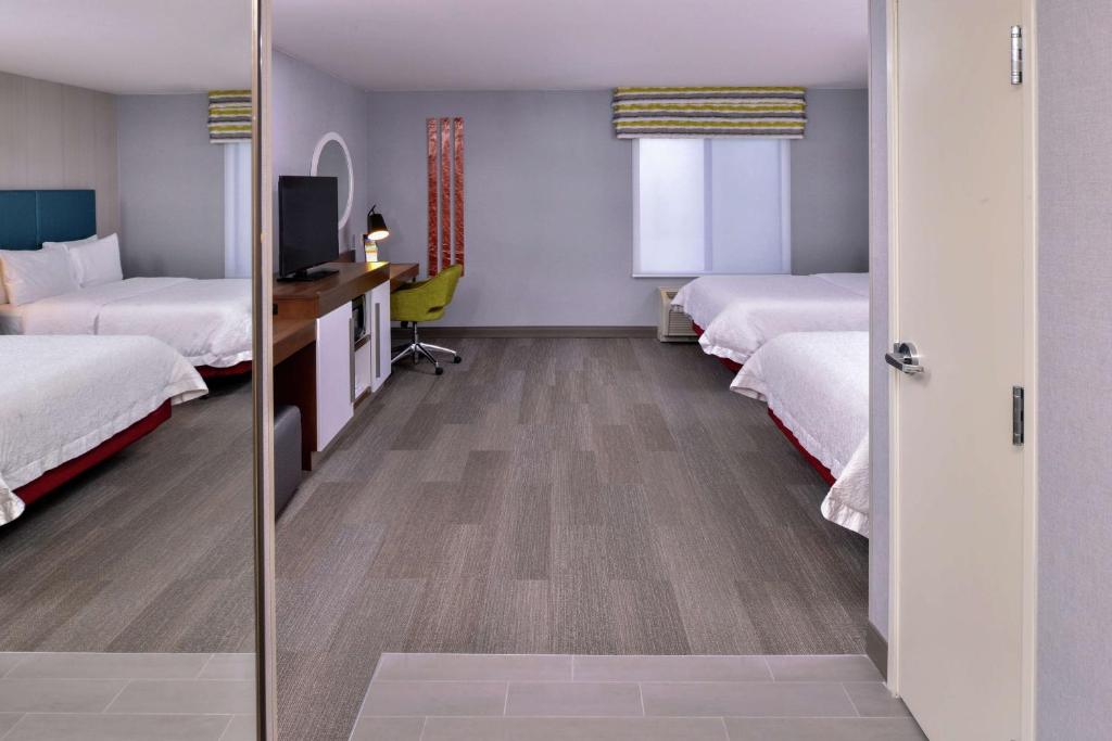 Postel nebo postele na pokoji v ubytování Hampton Inn & Suites Carson City