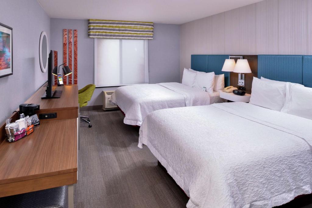 Postel nebo postele na pokoji v ubytování Hampton Inn & Suites Carson City