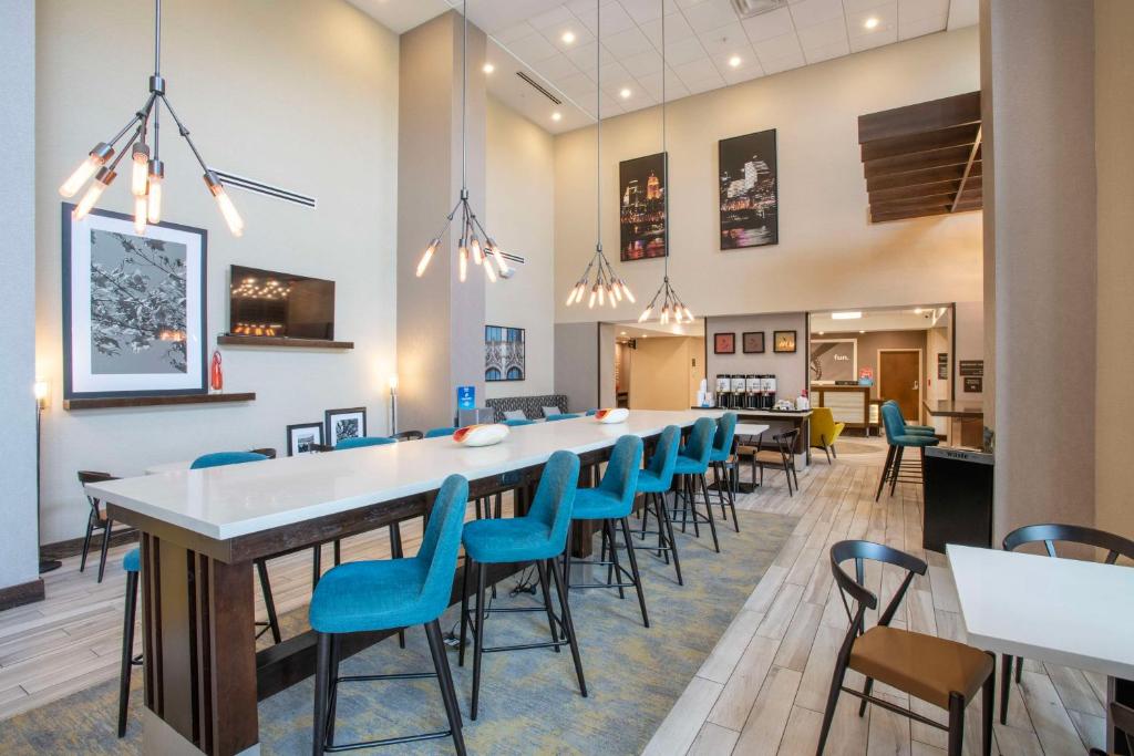 Hampton Inn & Suites - Cincinnati/Kenwood, OH photo