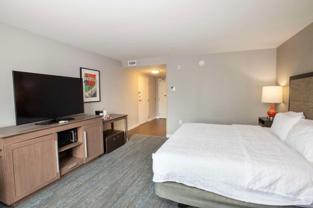 Hampton Inn & Suites - Cincinnati/Kenwood, OH photo