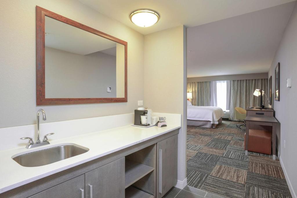 Hampton Inn & Suites - Cincinnati/Kenwood, OH photo