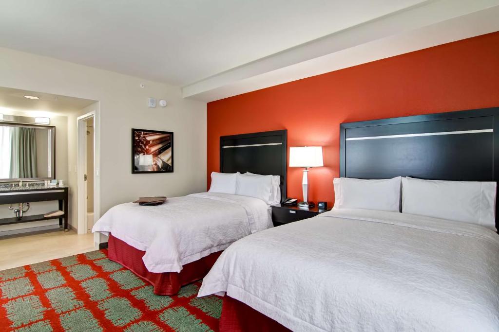 Hampton Inn and Suites Cincinnati - Downtown - Queen Studio Suite Con Due Letti Queen - Non-Smoking