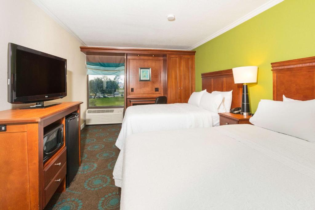 Hampton Inn Daytona Speedway-Airport - Double Room With Two Double Beds - Non-Smoking