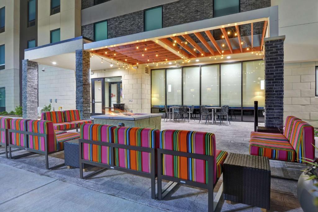 Posezení v ubytování Home2 Suites By Hilton McKinney