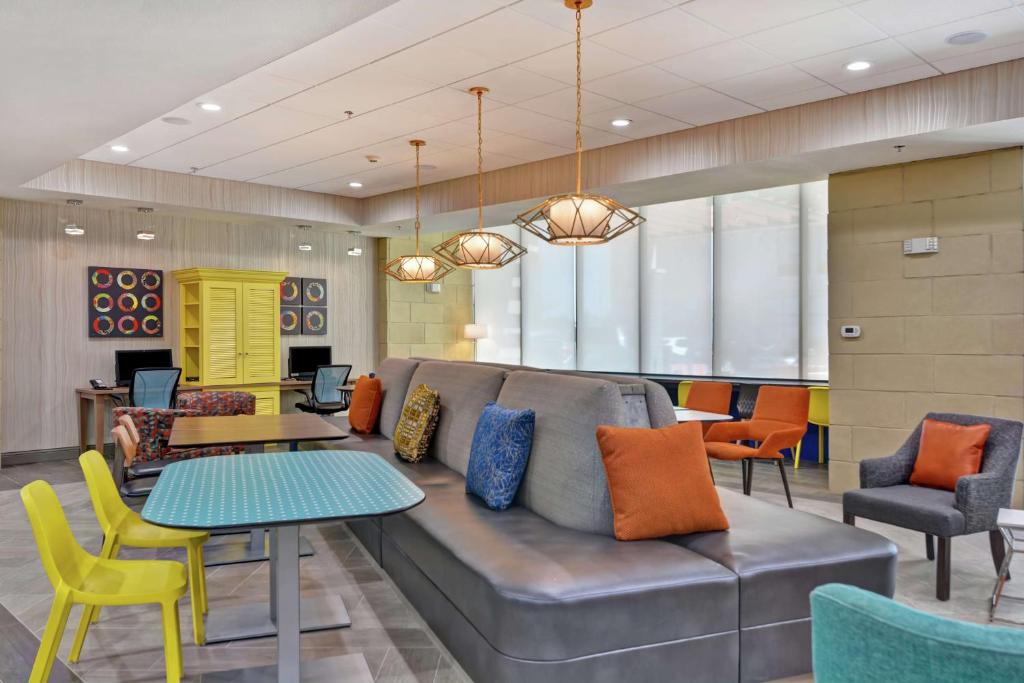 Posezení v ubytování Home2 Suites By Hilton McKinney