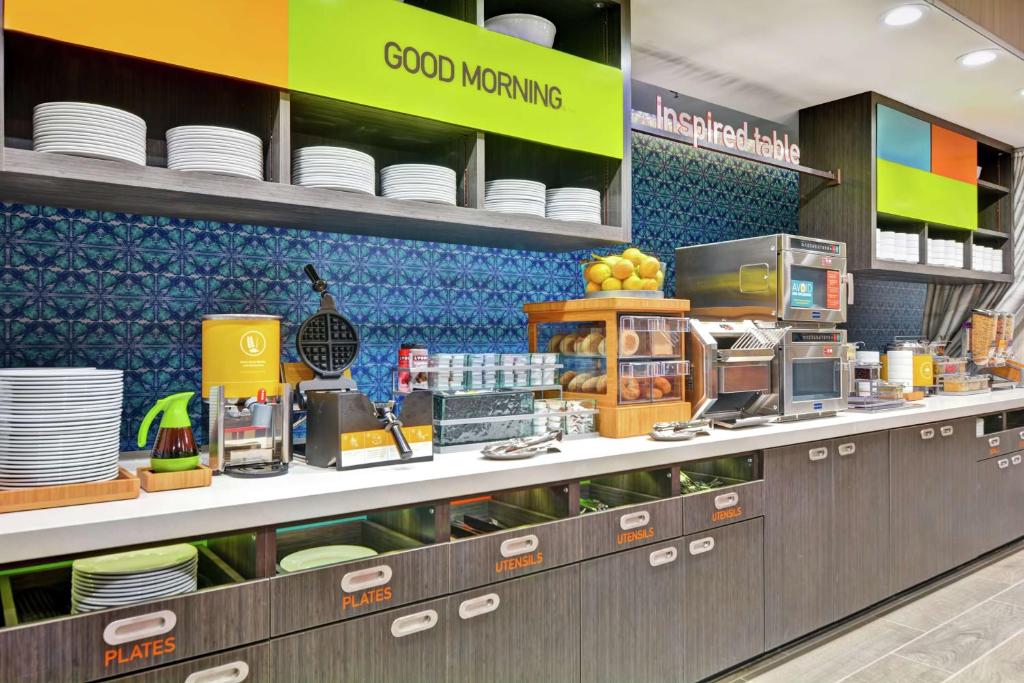 Supermarket nebo jiné obchody v  hotelu nebo okolí