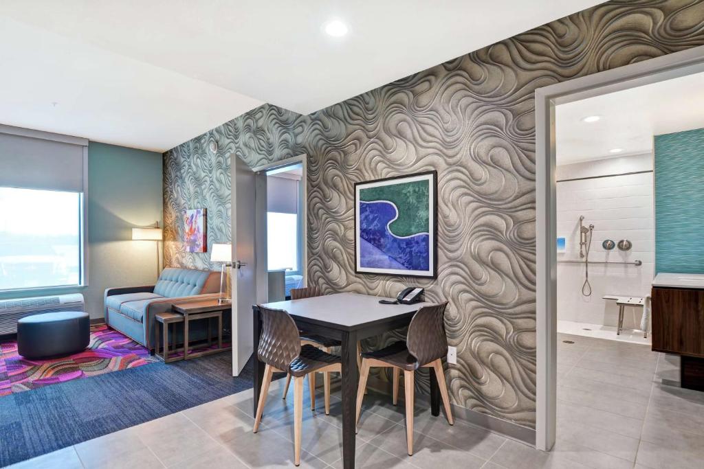 Postel nebo postele na pokoji v ubytování Home2 Suites By Hilton McKinney