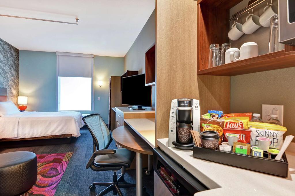 Příslušenství pro přípravu čaje a kávy v ubytování Home2 Suites By Hilton McKinney
