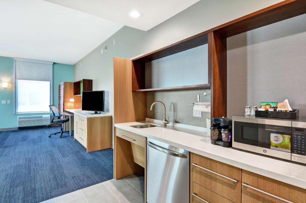 Kuchyň nebo kuchyňský kout v ubytování Home2 Suites By Hilton McKinney