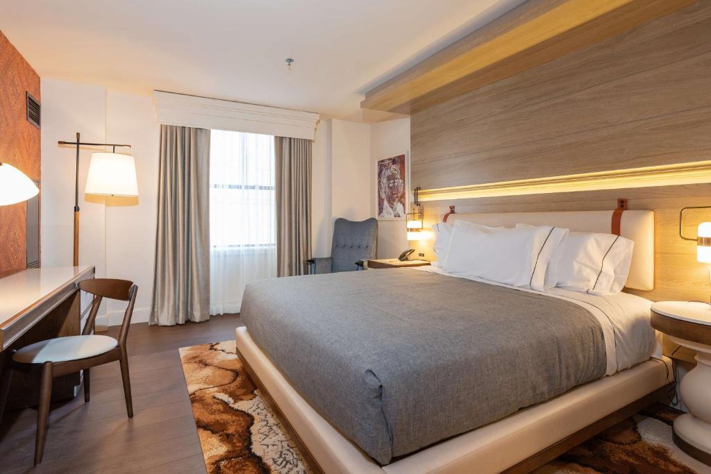 Canopy by Hilton Washington DC Embassy Row - Deluxe King Room - Mobility Access