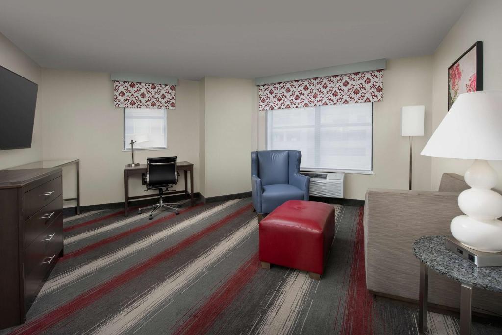 Posezení v ubytování West End Washington DC, Tapestry Collection by Hilton