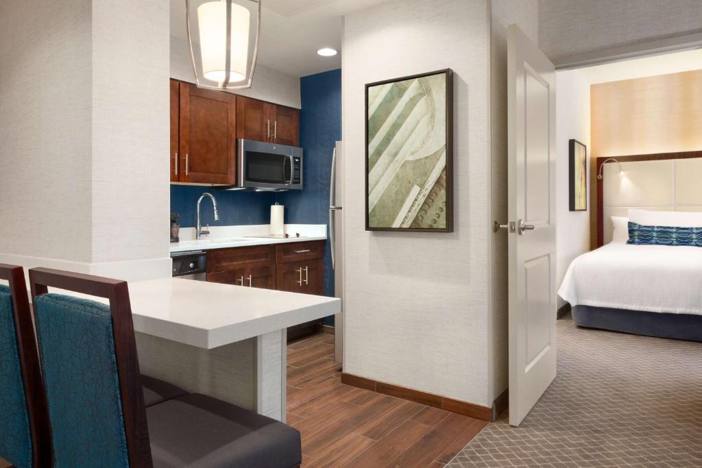 Homewood Suites By Hilton Arlington Rosslyn Key Bridge - Suite De Dos Dormitorios - Para No Fumadores