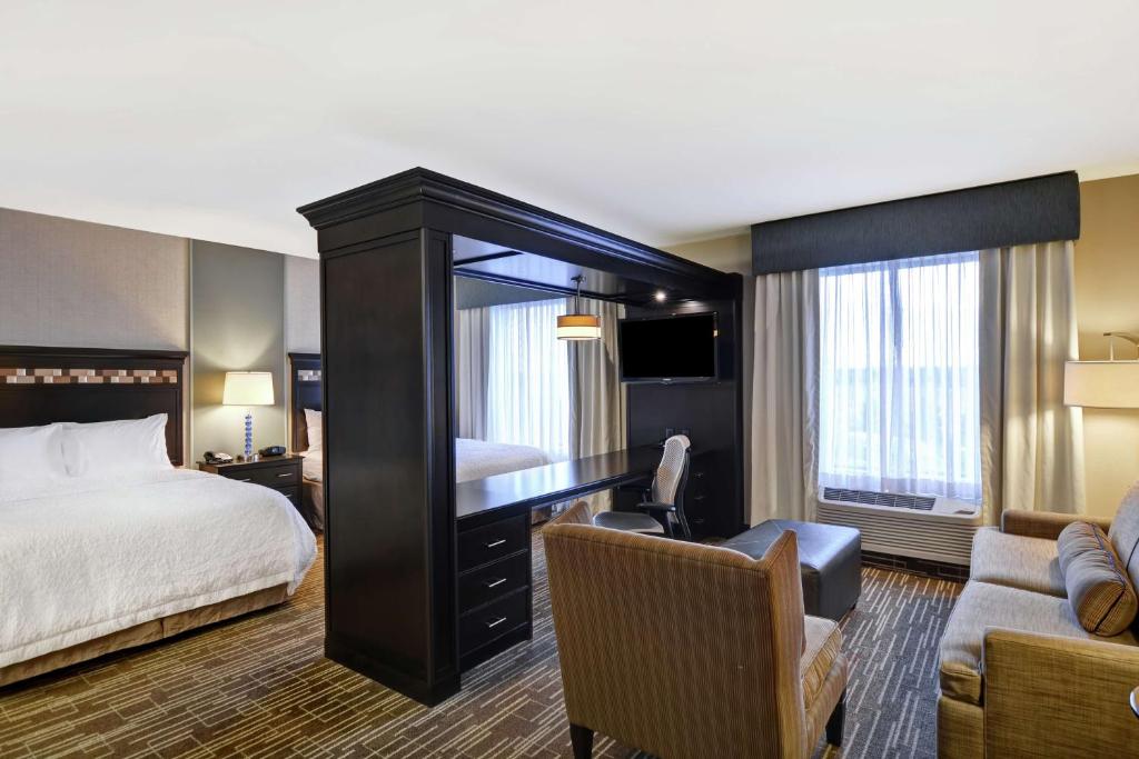 Hampton Inn & Suites Denver Airport / Gateway Park photo