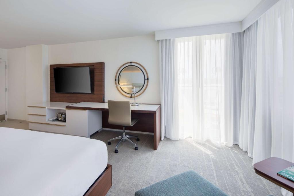 DoubleTree by Hilton Hotel Deerfield Beach Boca Raton - 