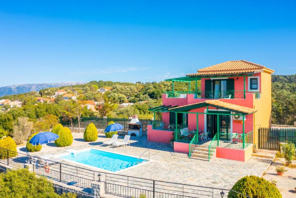The swimming pool at or close to Villa Valio