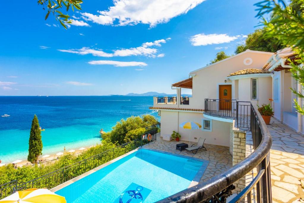 The swimming pool at or close to Villa Kerkyroula