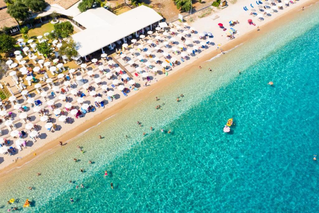 A beach at or near A villát