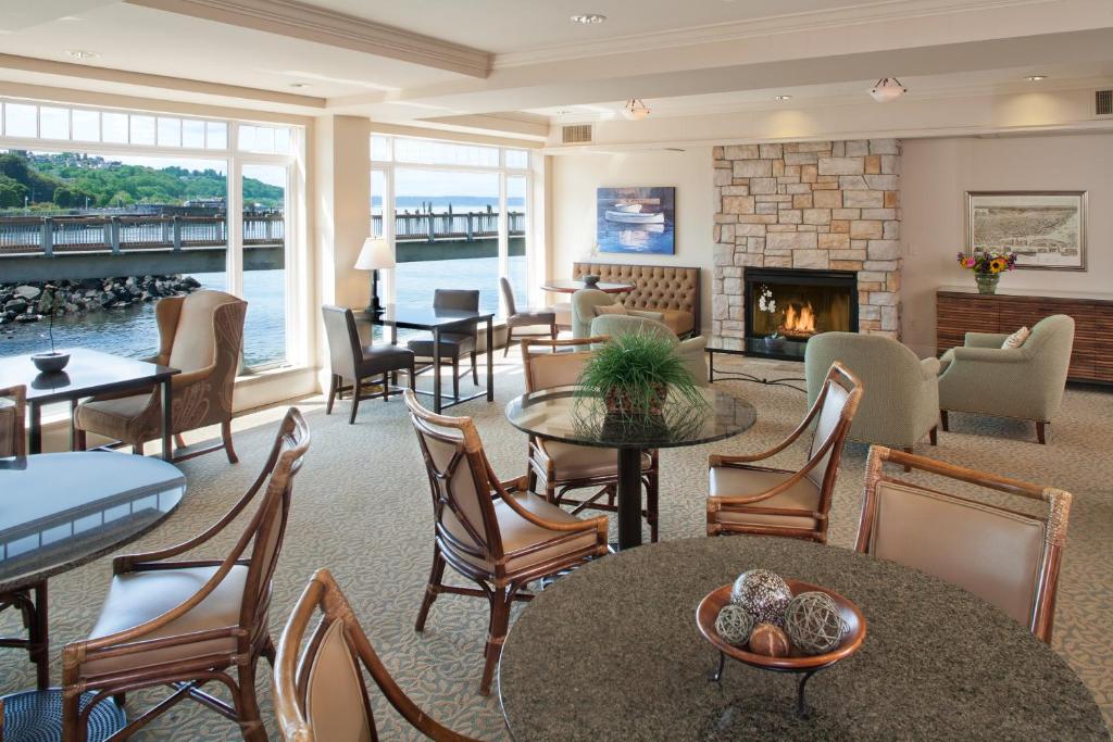 Posezení v ubytování Silver Cloud Hotel Tacoma Waterfront