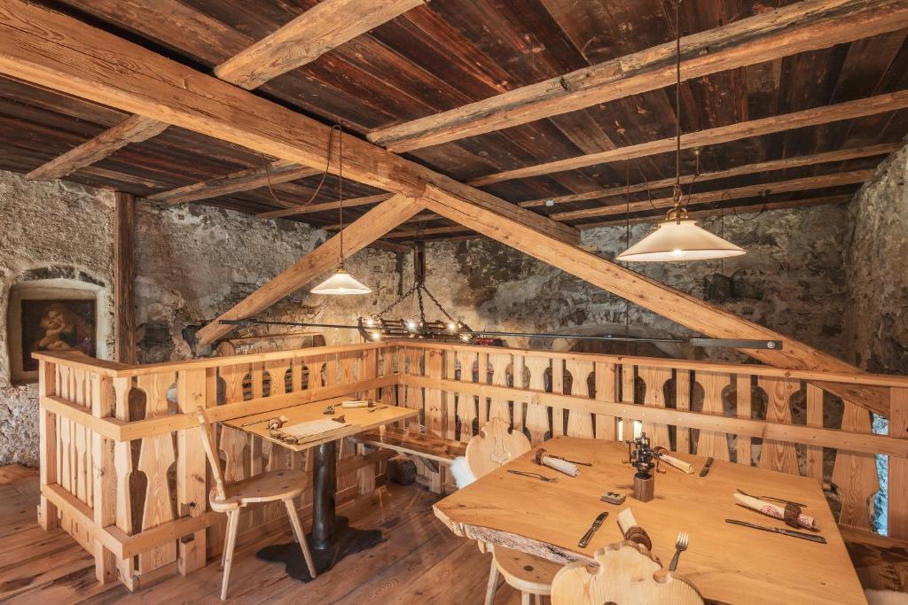 Restauracja lub miejsce do jedzenia w obiekcie Huberhof