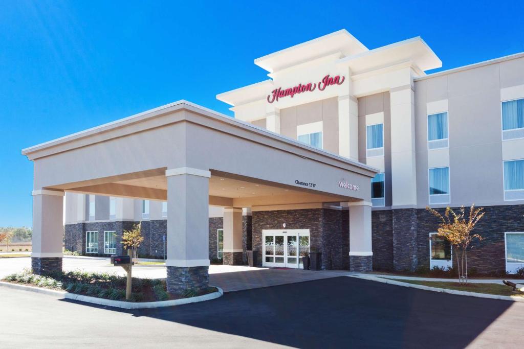 a rendering of the front of a hotel at Hampton Inn Eufaula Al in Eufaula
