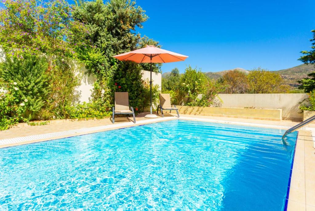 The swimming pool at or close to Villa Semeli