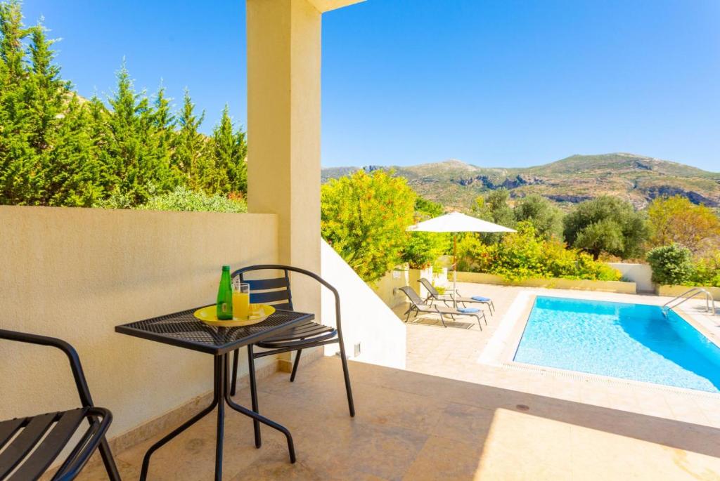 The swimming pool at or close to Villa Fedra
