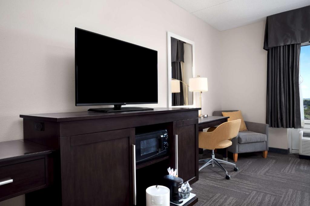 Hampton Inn Hallandale Beach-Aventura photo