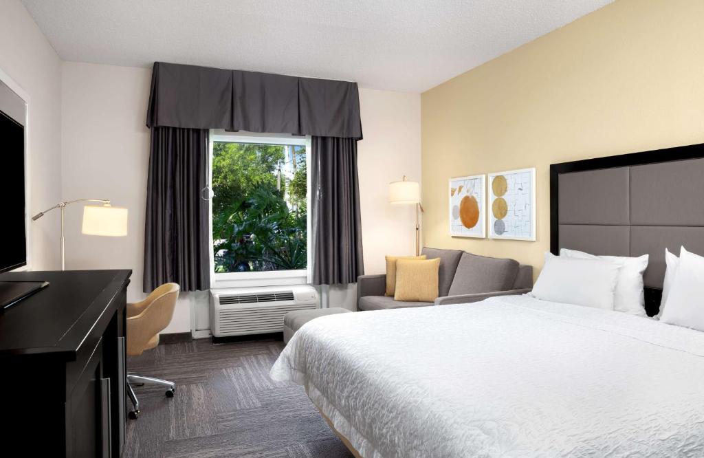 Hampton Inn Hallandale Beach-Aventura photo