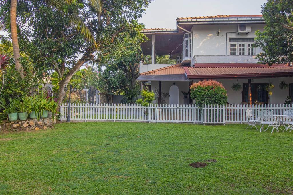 Zahrada ubytování Spacious 4BR 4BA Family Villa wt Balcony & Lavish Garden