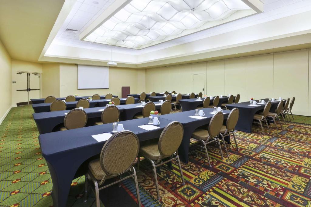 DoubleTree by Hilton Holland photo
