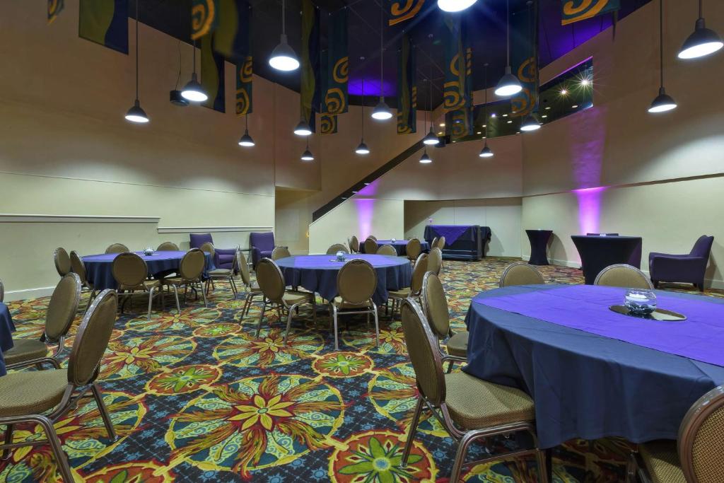 DoubleTree by Hilton Holland photo