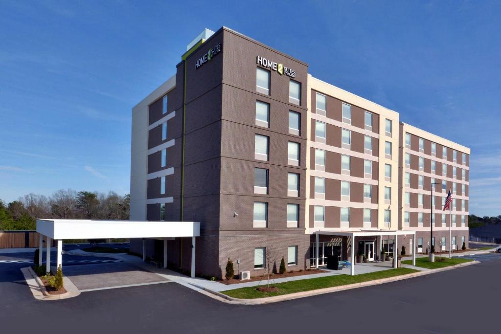 uma representação de um hotel com um edifício em Home2 Suites By Hilton Duncan em Duncan