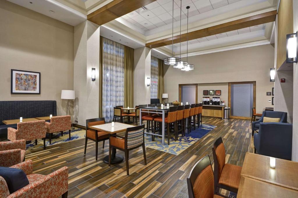 Posezení v ubytování Hampton Inn & Suites Grants Pass