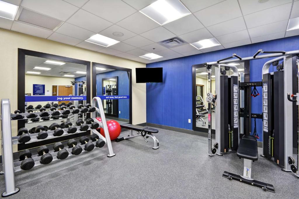 Fitness centrum a/nebo fitness zařízení v ubytování Hampton Inn & Suites Grants Pass