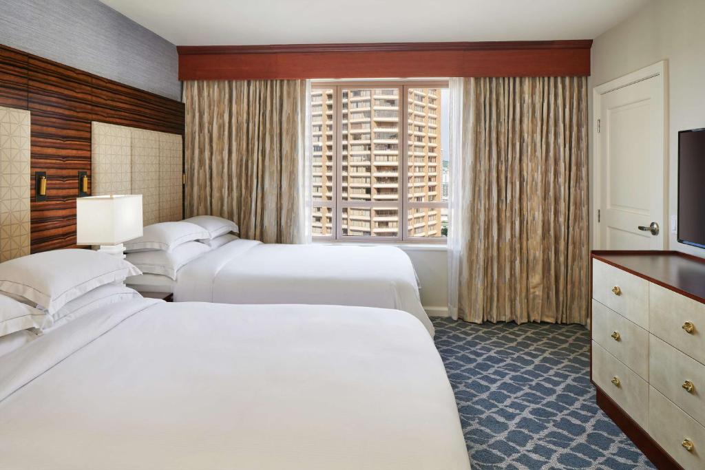 Hilton Grand Vacations Club Grand Waikikian Honolulu - Suite Doble De Un Dormitorio Con Vista Parcial Al Mar - No Fumadores