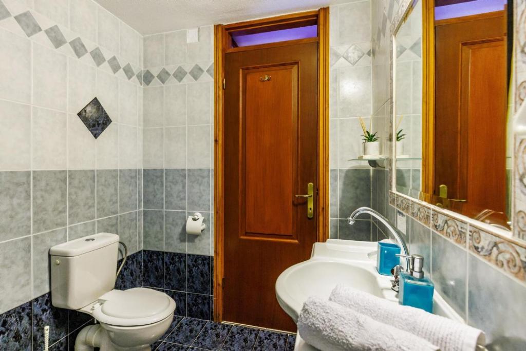 Koupelna v ubytování Villa Aloupi