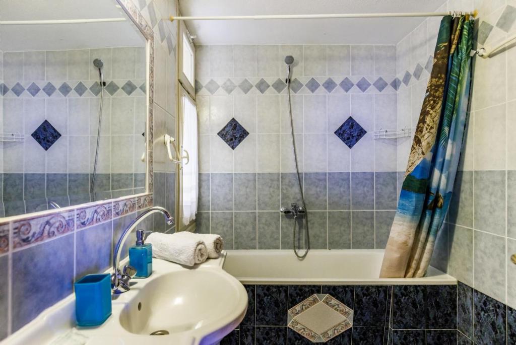 Koupelna v ubytování Villa Aloupi