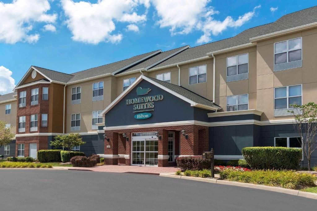 a rendering of the front of the hotel windsor suites at Homewood Suites by Hilton Indianapolis Airport / Plainfield in Plainfield