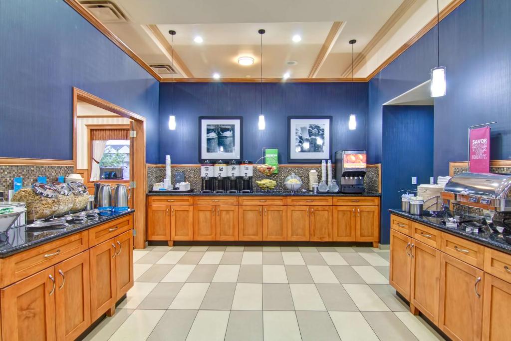 Hampton Inn by Hilton Kamloops - Resim 17