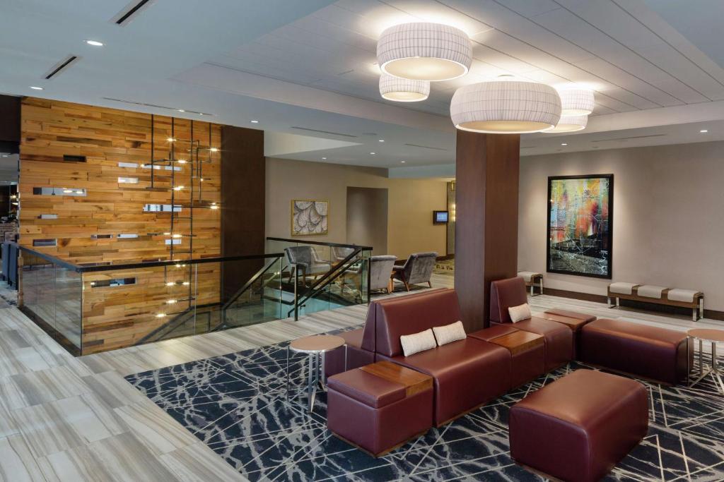 Posezení v ubytování Doubletree By Hilton Jamestown, Ny