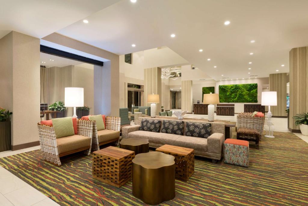 Posezení v ubytování Embassy Suites By Hilton Oahu Kapolei - FREE Breakfast