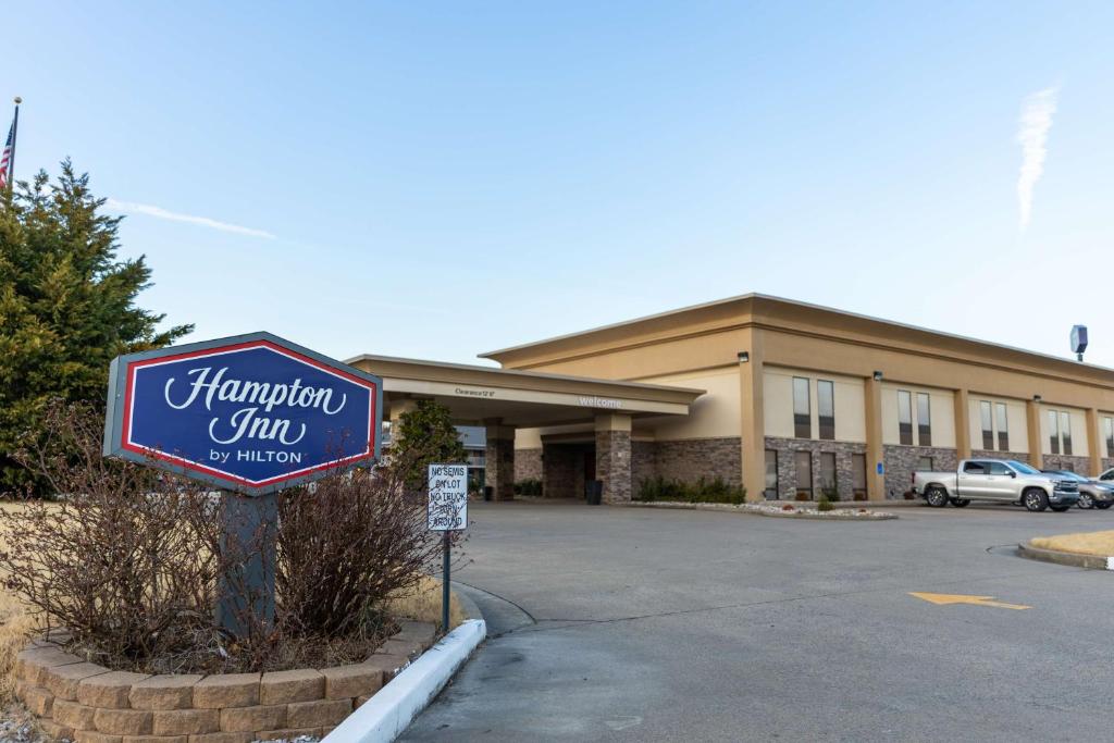 a sign for a hampton inn in front of a building at Hampton Inn by Hilton of Kuttawa Eddyville in Kuttawa