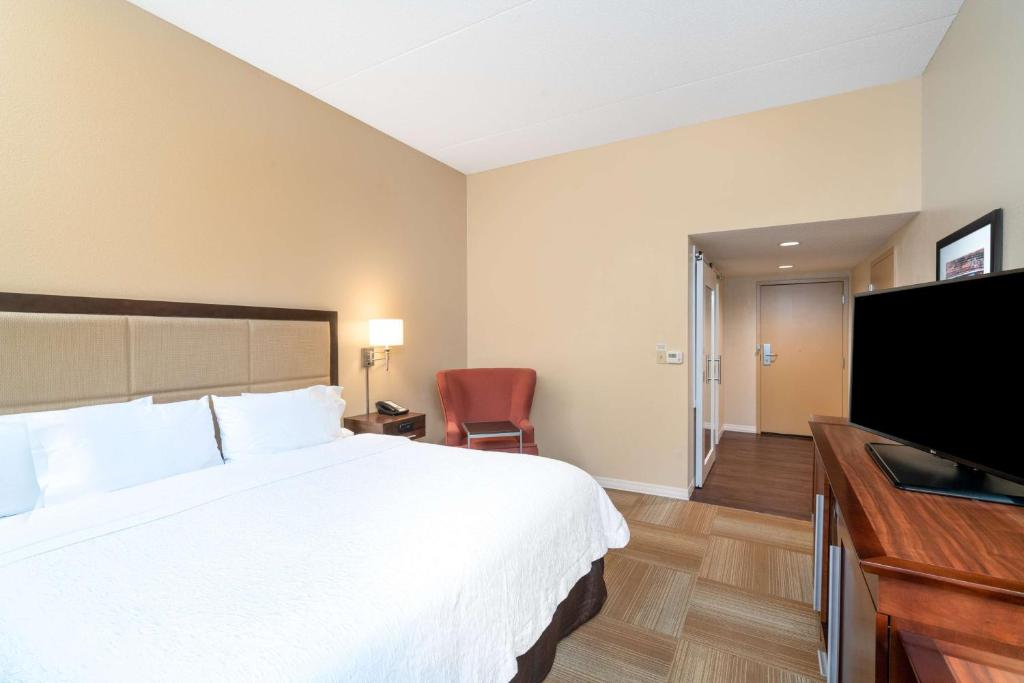 Hampton Inn Lafayette photo