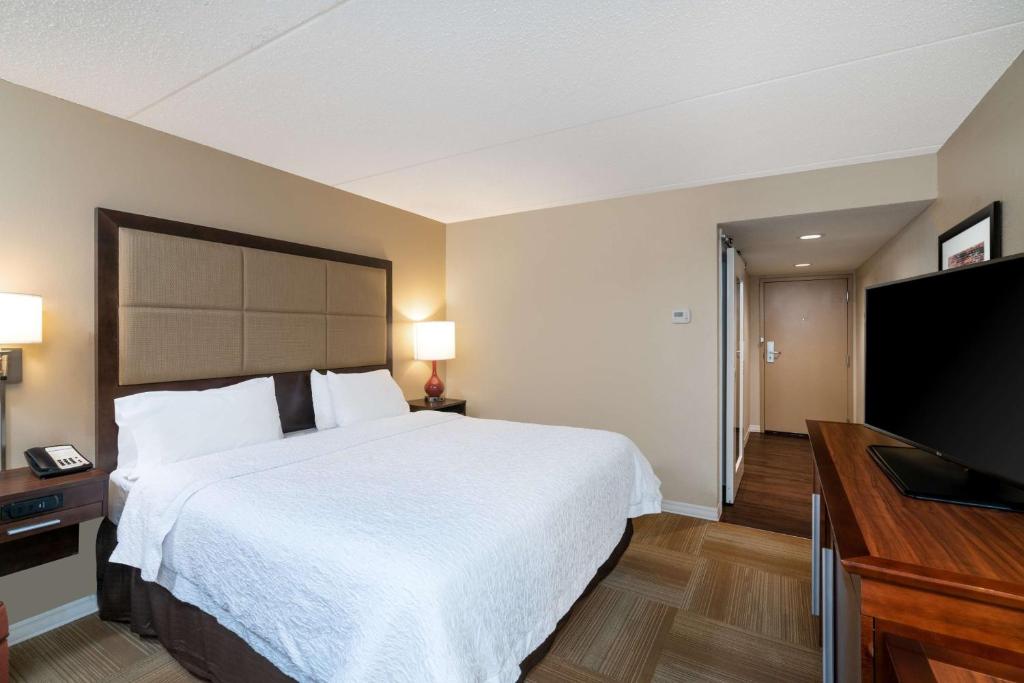 Hampton Inn Lafayette photo