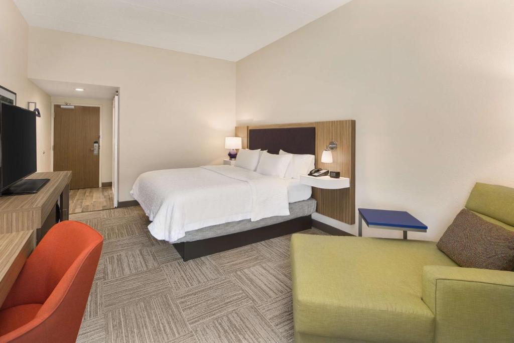 Hampton Inn Lagrange near Callaway Gardens photo