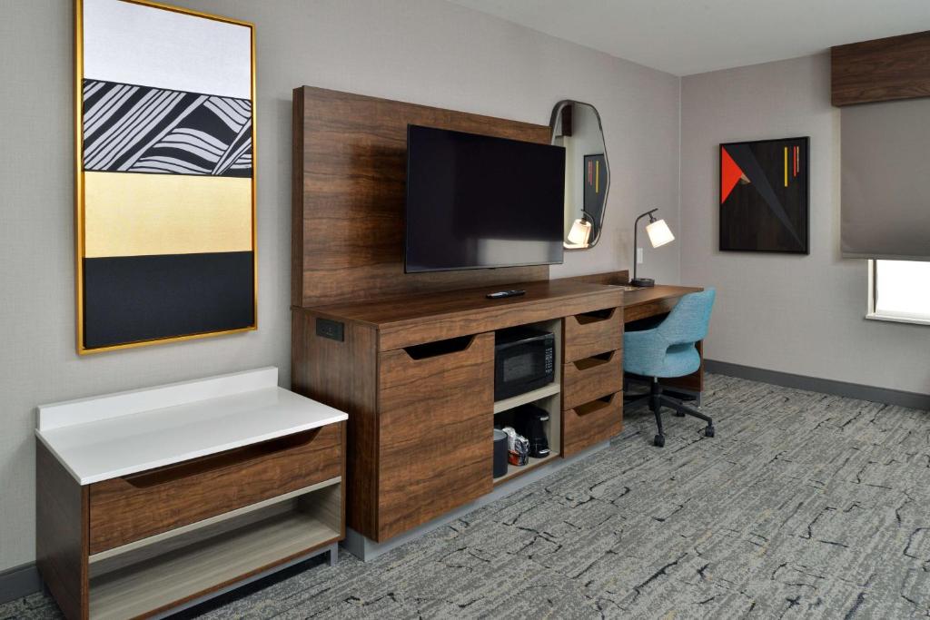 Hampton Inn & Suites Las Vegas Airport - 